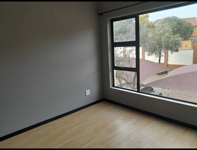 2 BEDROOM TOWNHOUSE FOR SALE IN GLENVISTA